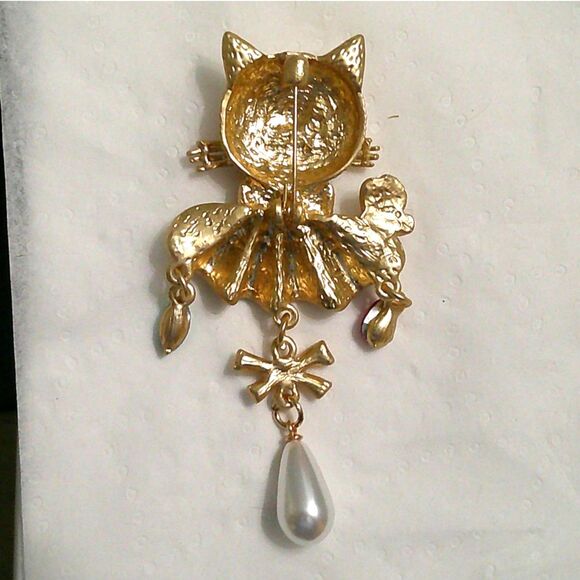 Winking Cat Tassel Brooch Faux Pearl Waterdrop Gold Tone Metal Whimsical Fun - Picture 3 of 3